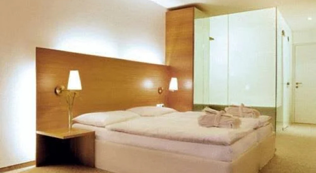 Asi-Lodge**** Tirol, Rezerwuj Hotel Hotele w Tyrol z parkingiem, Parking