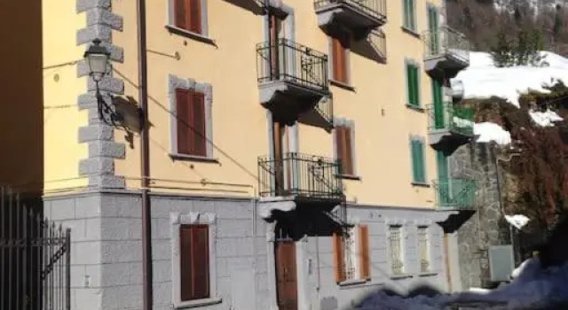 Appartamento piano terra in centro paese., Забронировать Апартаменты/квартира Карона Bergamo Province, рядом с Carisole-Valgussera