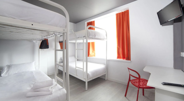 Sleeperdorm - Hostel, Забронировать Хостел Хостелы Ньюкасл-апон-Тайн, рядом с Спортивно-развлекательный комплекс Metro Radio Arena, Хостел