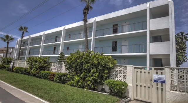 Continental 101 Minium 2 Bedroom Condo by RedAwning