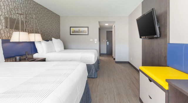 Четырёхместный номер Standard GLō Best Western Mississauga Corporate Centre