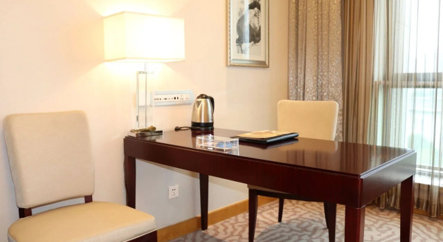 QueenSir International Hotel, Забронировать Отель Яньта 
