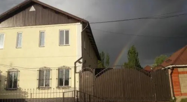 Sweet House Guest house, Book Pension Hoteller i Issyk-Kul Region med parkering, Parkering