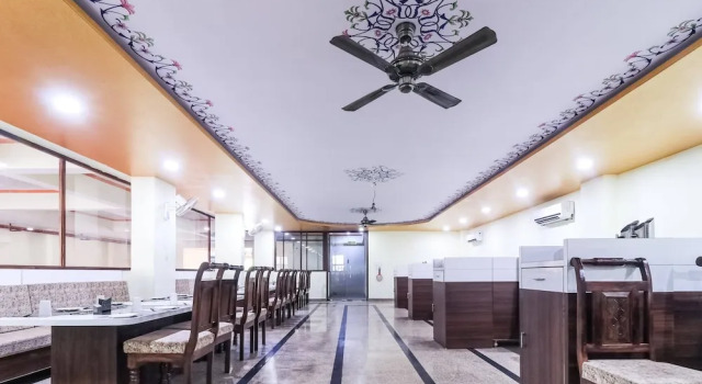 OYO 26223 The Royal Haveli, Забронировать Отель Отели штата Раджастхана с парковкой, Парковка