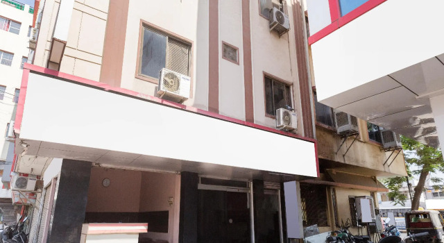 OYO 23056 Hotel Utsav