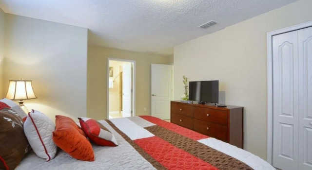 Storey Lake-5 Bedroom Townhome w/Splashpool-1606ST, Varaa Lomakoti Hotellit Kissimmee pysäköinnillä, Pysäköinti