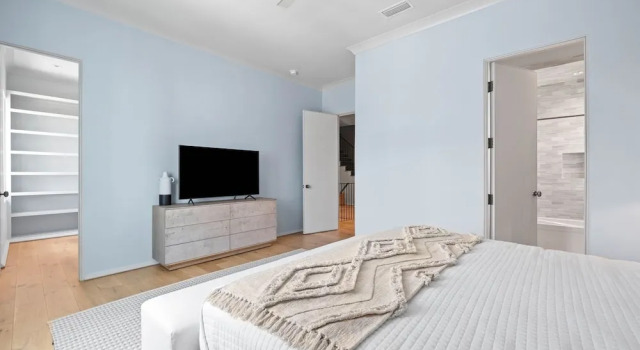 Коттедж Verisun 40 Elysee Court 5 Bedroom Home by RedAwning