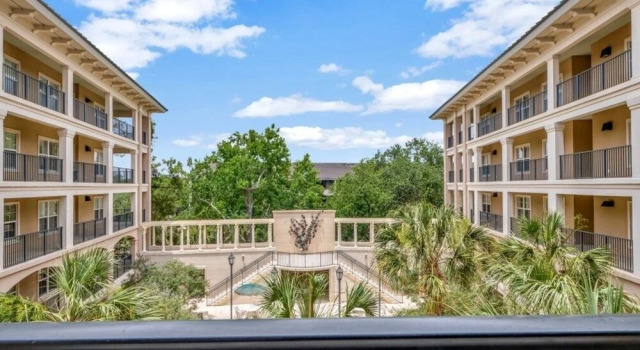 Shorenugh - Bright Villa with Rooftop Pool Next to Coligny Plaza by RedAwning