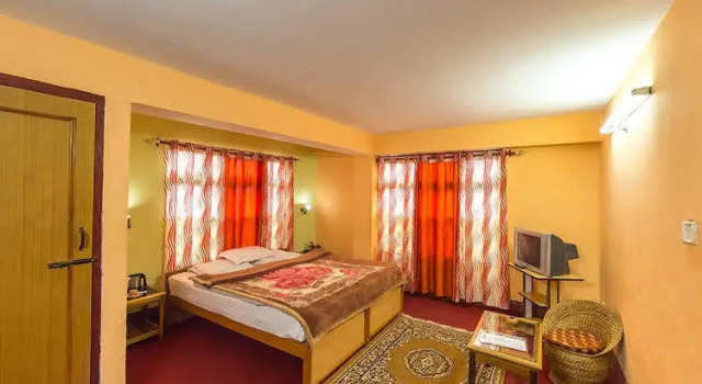 10th Planet Hotel and Restaurant, Book Hotel Hotels in Sikkim with Parking, Parking