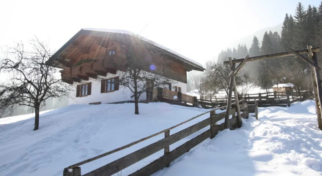 Апартаменты с балконом Charming Holiday Home in Hüttau with Barbecue