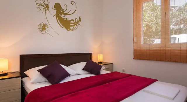 Апартаменты Elegant Hideaway Apartment With Pool