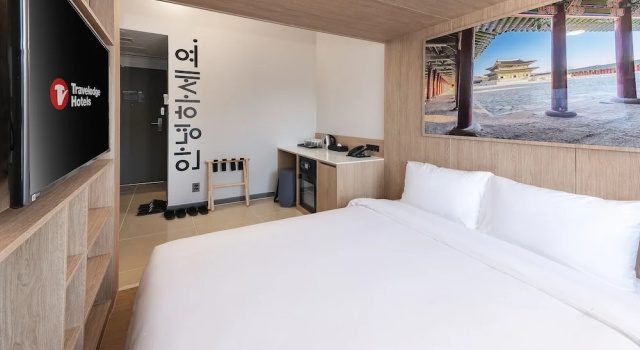 Номер Friends and Family Travelodge Myeongdong Namsan