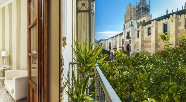 Apartment in Front of the Cathedral. 2 Bedrooms. Catedral I