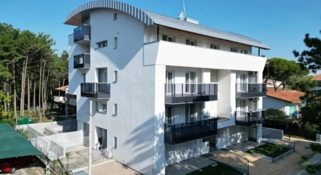 Pool Apartment 400m From Beach