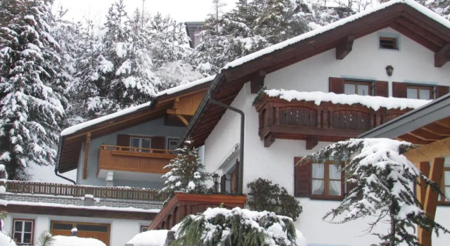 Коттедж Ferienhaus Tschenett
