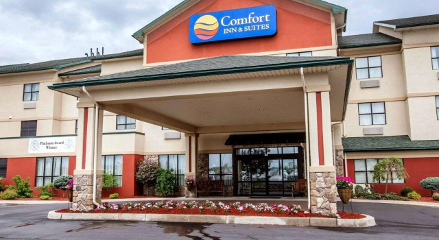 Comfort Inn and Suites adj to Akwesasne Mohawk Casino, Buchen Sie Hotel Hogansburg New York State