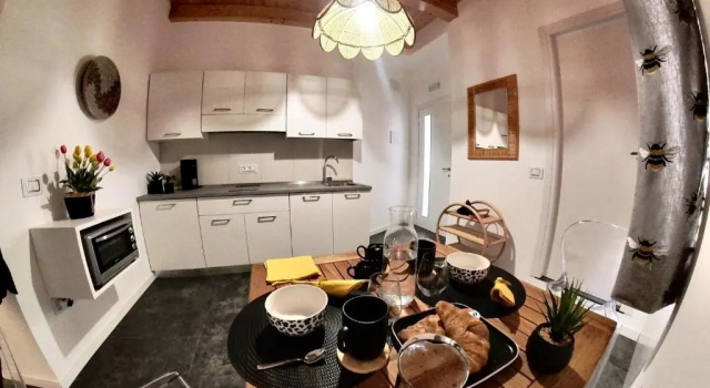 Deluxe Apartment Suites HeartHome