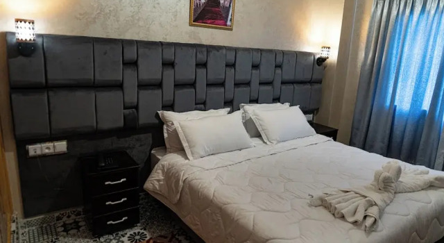 Hotel La Vallee Des Kasbahs Chez Ilyas, Забронировать Отель Отели Тингир с завтраком, Завтраки