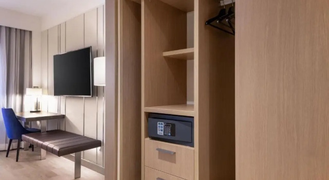Номер Standard AC Hotel by Marriott Saint-Julien-en-Genevois