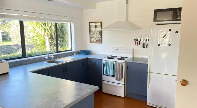 Коттедж Hahei Beach House - 3 Bedroom