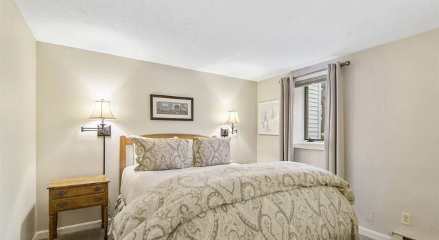 Lodge Condo, Varaa Hotelli Hotellit New England uima-altaalla, Uima-allas