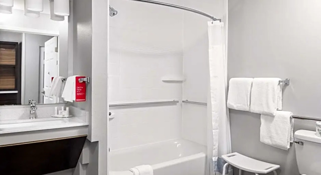 Четырёхместный люкс с 2 комнатами TownePlace Suites by Marriott Dallas Plano/Legacy