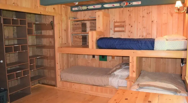Cowlitz River Cabin, Забронировать Дом для отпуска Коттеджи Паквуд, Коттедж
