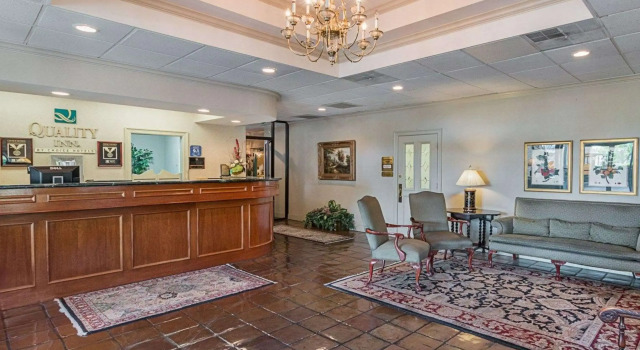 Quality Inn Ennis, Забронировать Отель Эннис Dallas - Fort Worth Metropolitan Area