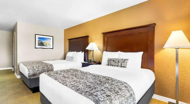 Четырёхместный номер Standard Best Western California City Inn & Suites