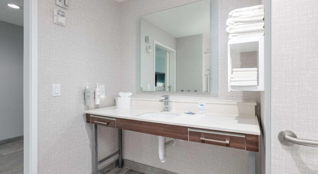 Четырёхместный номер Standard Hampton Inn & Suites Port Lavaca, Tx