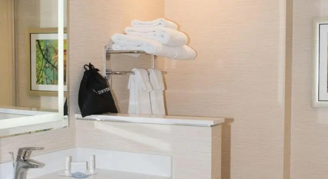 Четырёхместный номер Standard Fairfield by Marriott Edmonton North