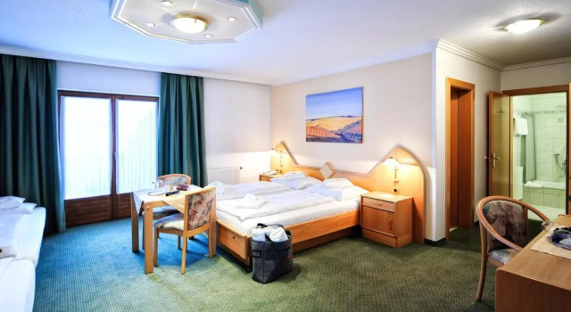 Четырёхместный номер Standard Hotel Theresia