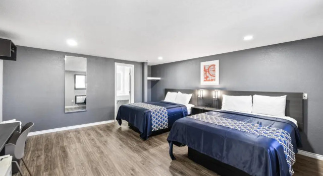 Четырёхместный номер Standard Western Inn by Capital O Cleburne TX