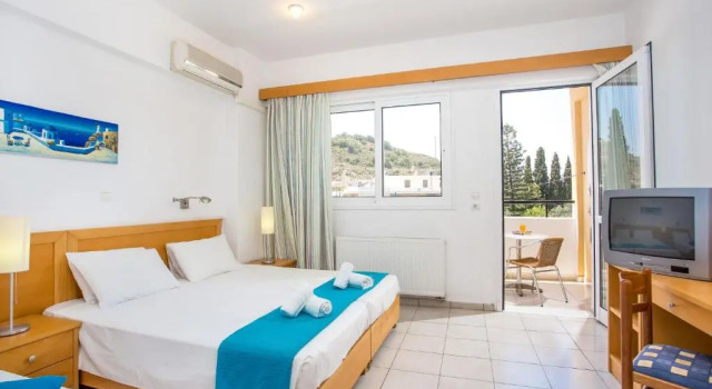 Трёхместный номер Mon Repos Hotel