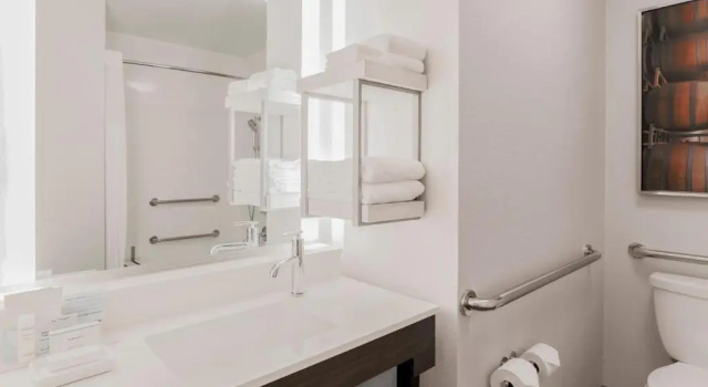 Студия Hampton Inn & Suites Windsor-Sonoma Wine Country
