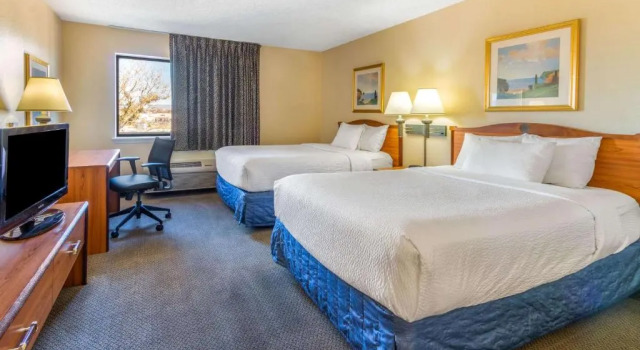Четырёхместный номер Deluxe La Quinta Inn & Suites by Wyndham Las Cruces Organ Mountain