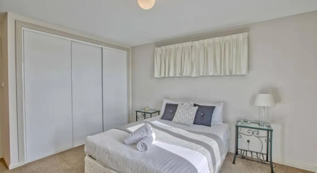 Georges Bay Luxury, Book Hotel Hoteller i St Helens med parkering, Parkering