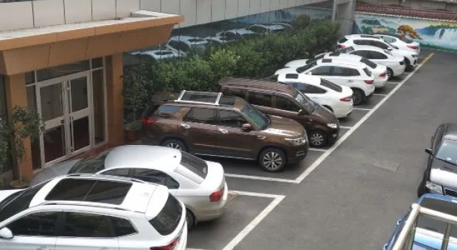 Pebble Motel (Zibo Linzihuan Highway), Prenota Motel Hotel a Zibo con parcheggio, Parcheggio