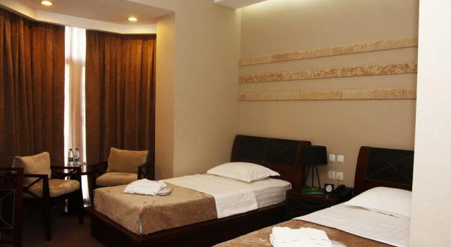 Grand M Hotel, Rezervovat Hotel Hotely v Navoiy s parkováním, Parkování