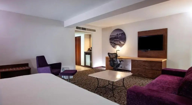 Полулюкс Krystal Urban Monterrey San Jeronimo