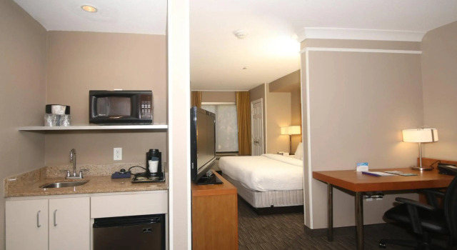 SpringHill Suites by Marriott Charleston N./Ashley Phosphate, Забронировать Отель Северный Чарльстон Чарльстон