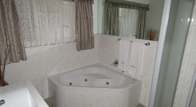 Suite Deluxe Parrot Lodge