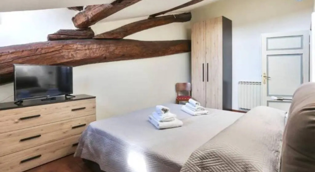 Massimiliano apartment in center with AC