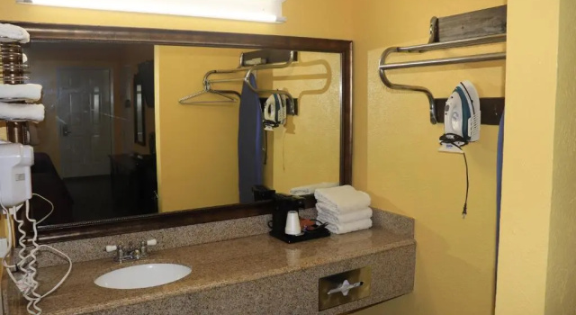 Люкс Deluxe Chaparral Motel Hallettsville