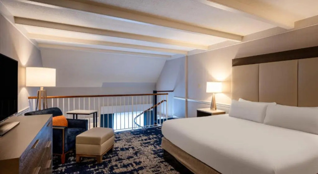 Люкс Crowne Plaza Albany - The Desmond Hotel