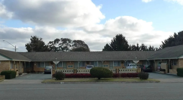 Parkhaven Motel, Забронировать Мотель Гоулбёрн Новый Южный Уэльс, рядом с Военный мемориал и музей Роки-Хилл   