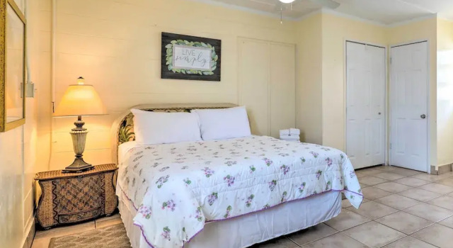 Beachfront Cottage in St Augustine - Pet Friendly!, Забронировать Дом для отпуска Виллы Saint Augustine Area, Вилла