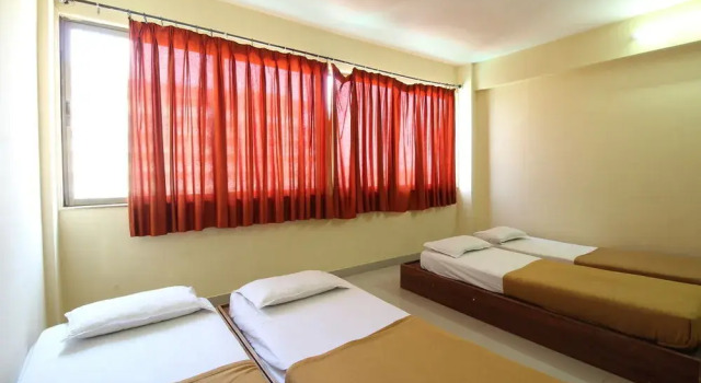 Hotel Icchapurti Sai Residency, Забронировать Отель Ширди штат Махараштра, рядом с Железнодорожный вокзал Сайнагар