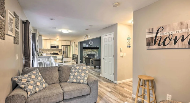 Near Tobyhanna State Park: Home w/ Hot Tub!