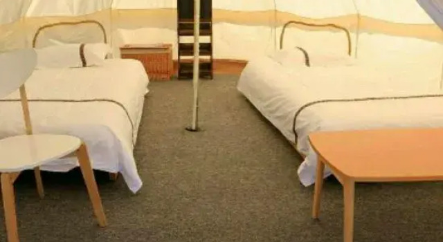 Flower House Girl Desert Camping Base, Book Campground Jiuquan Gansu